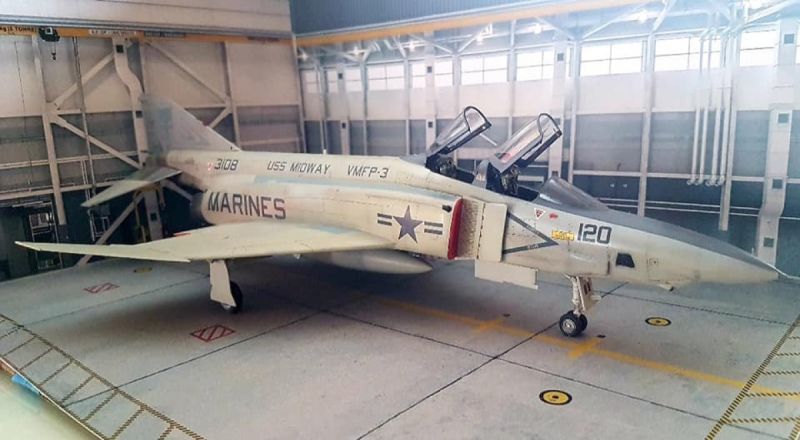 CTA-008 1/48 RF-4B